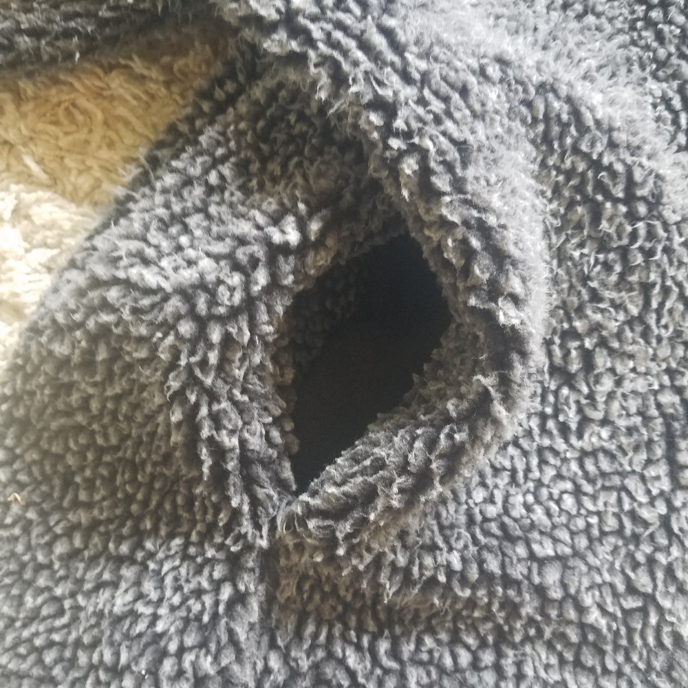 WARM & COZY sherpa zip-up 🖤 - Picture 4 of 5
